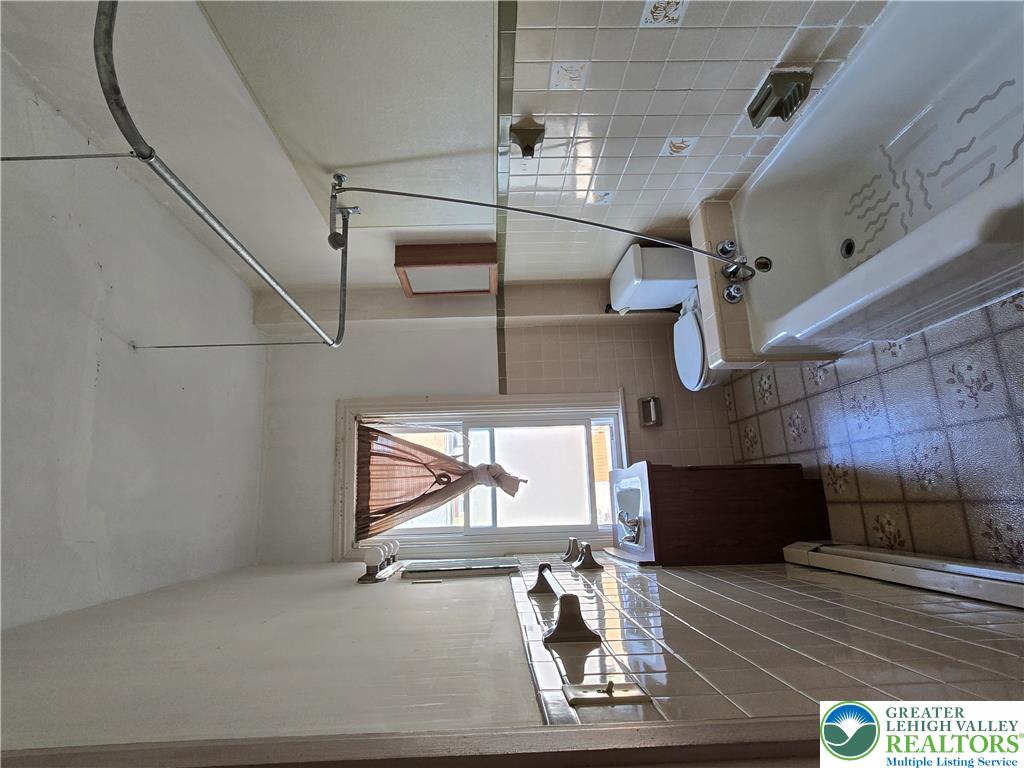 632 Linden Street 2 Property Photo 13