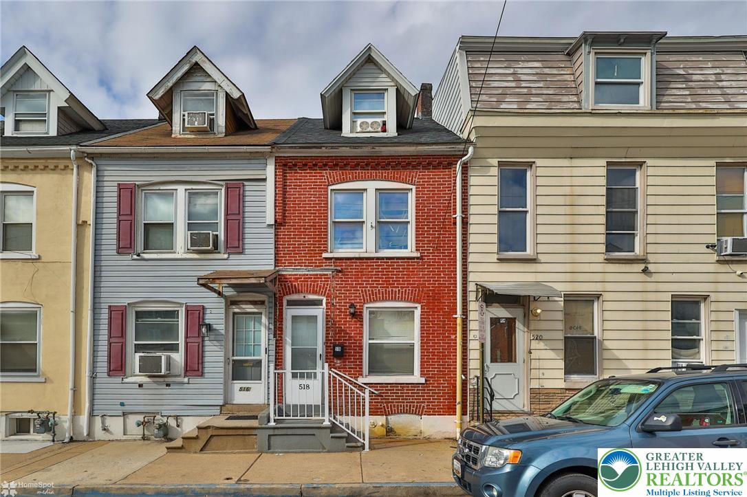 518 North New Street Property Photo 2