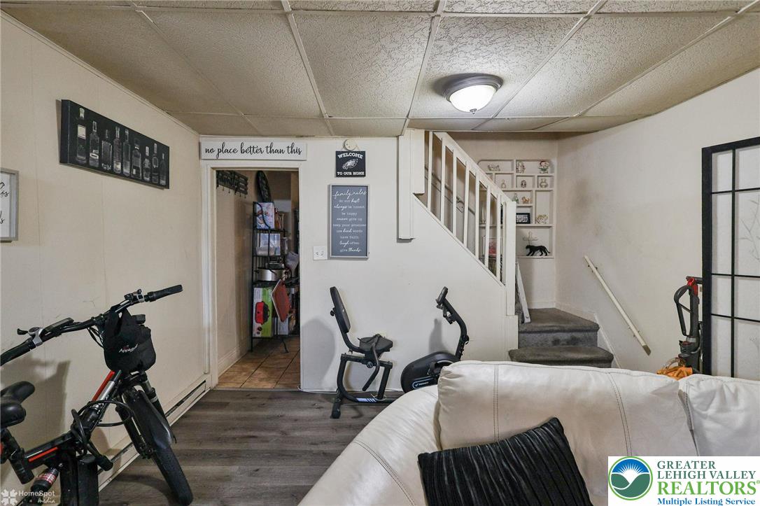 518 North New Street Property Photo 8