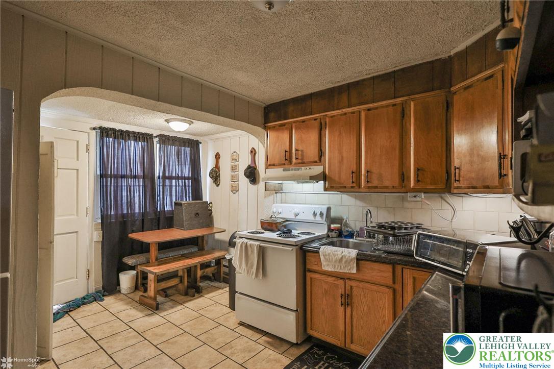 518 North New Street Property Photo 10