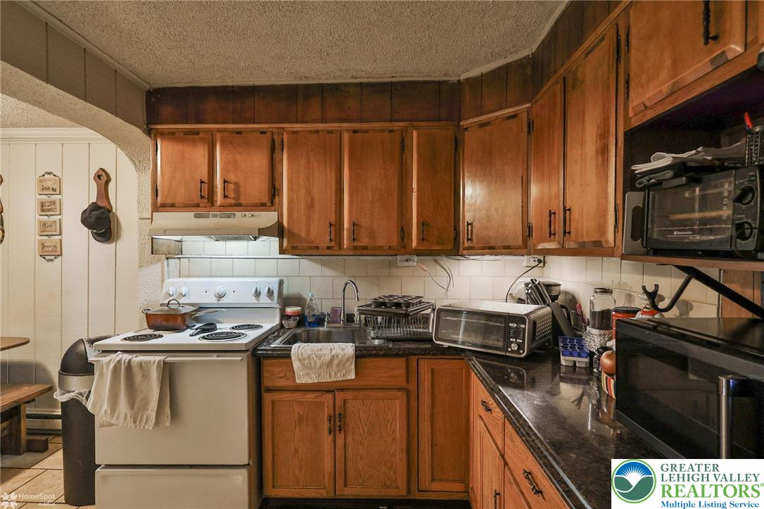 518 North New Street Property Photo 12