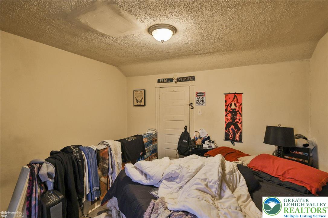 518 North New Street Property Photo 15