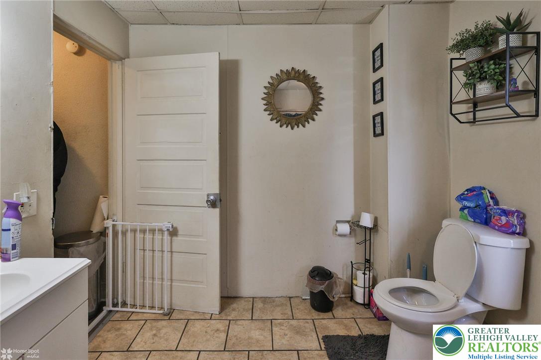 518 North New Street Property Photo 17