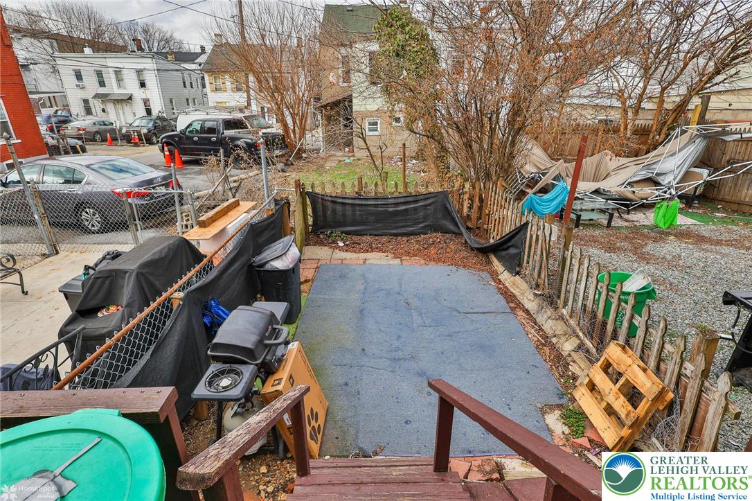 518 North New Street Property Photo 21