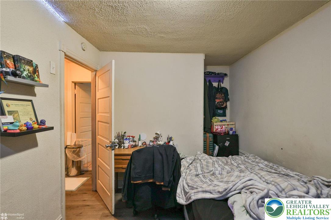 518 North New Street Property Photo 24