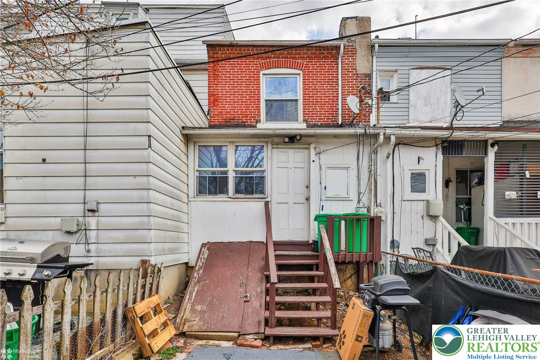 518 North New Street Property Photo 25