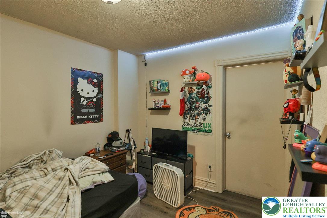 518 North New Street Property Photo 30