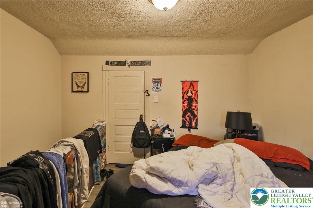 518 North New Street Property Photo 33
