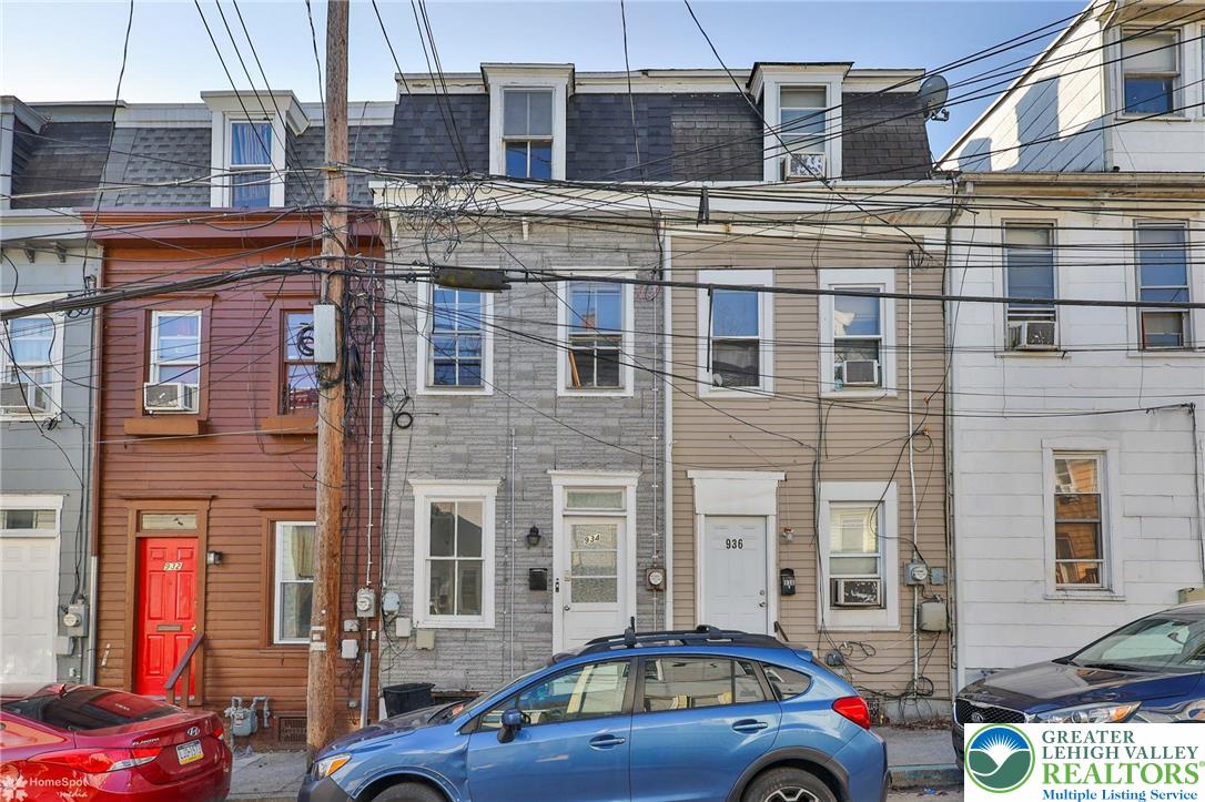 934 West Pine Street Property Photo 2