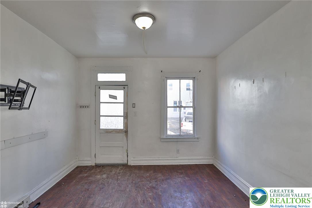 934 West Pine Street Property Photo 10