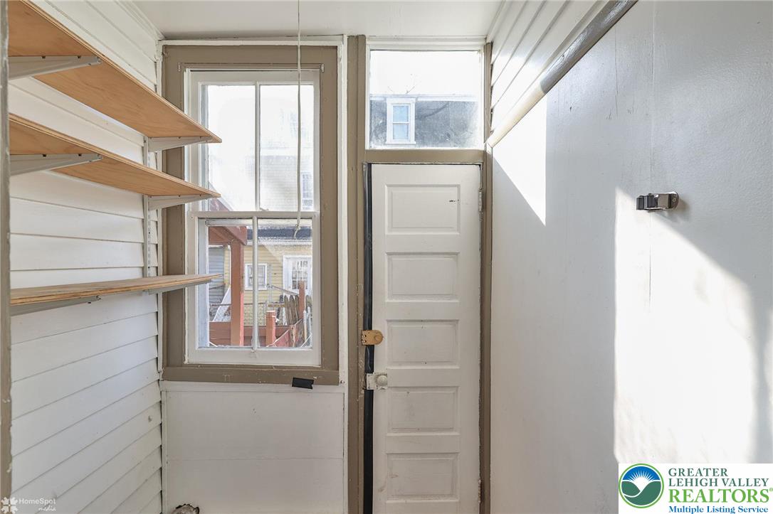 934 West Pine Street Property Photo 12