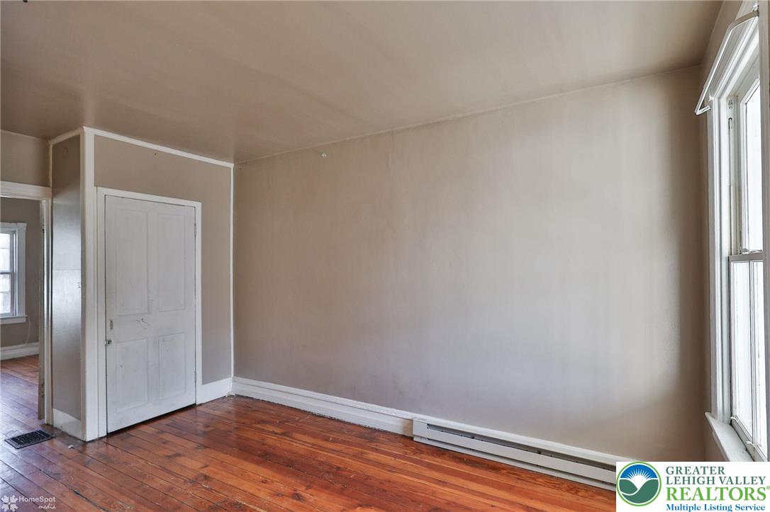 934 West Pine Street Property Photo 13