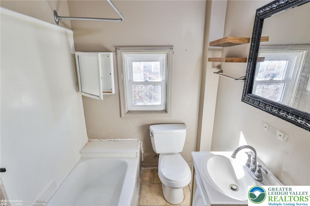 934 West Pine Street Property Photo 14
