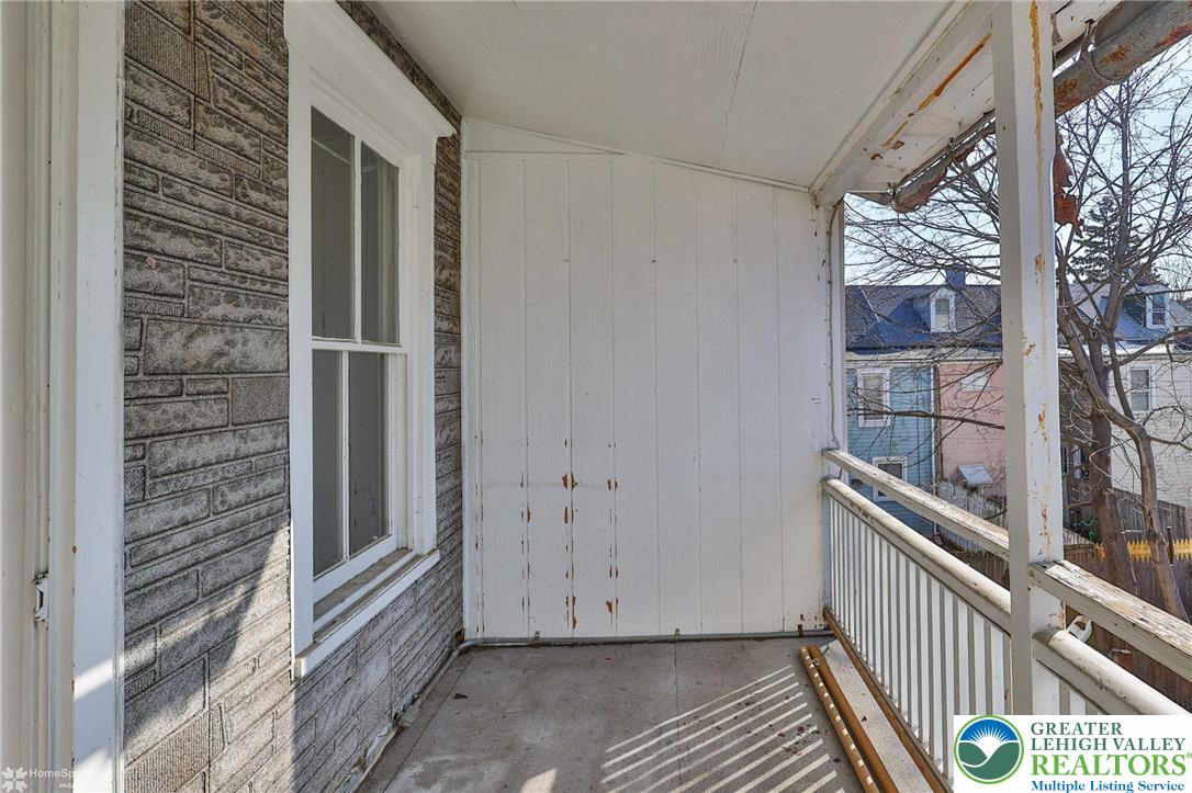 934 West Pine Street Property Photo 16
