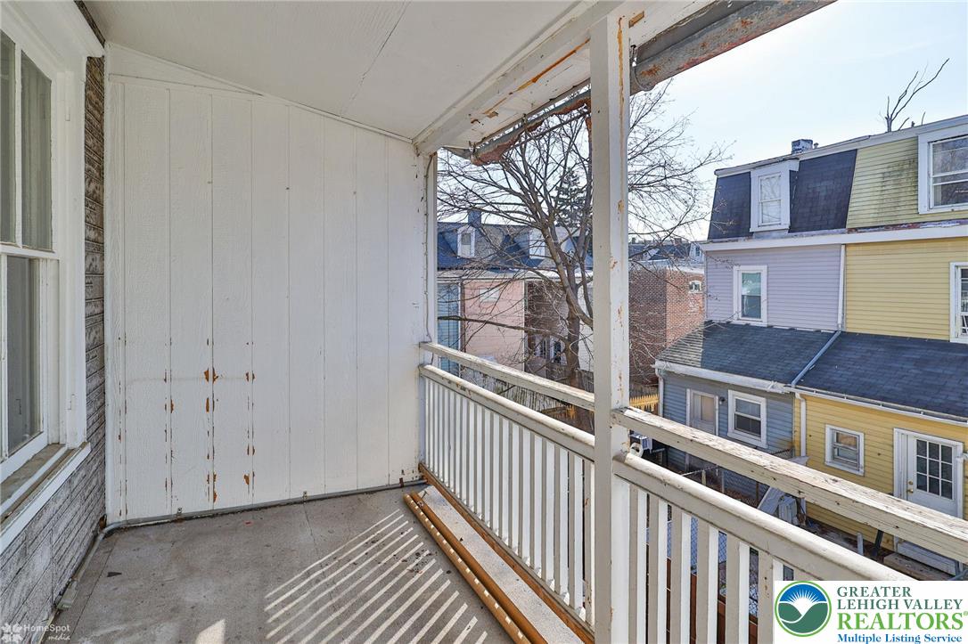 934 West Pine Street Property Photo 18