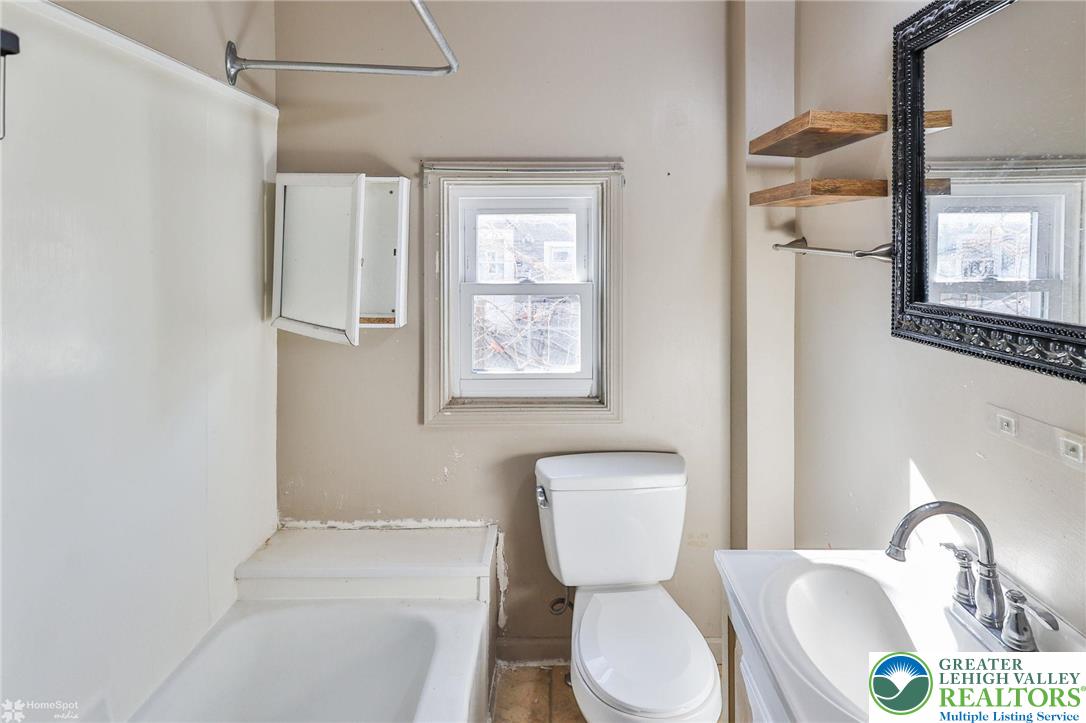 934 West Pine Street Property Photo 19