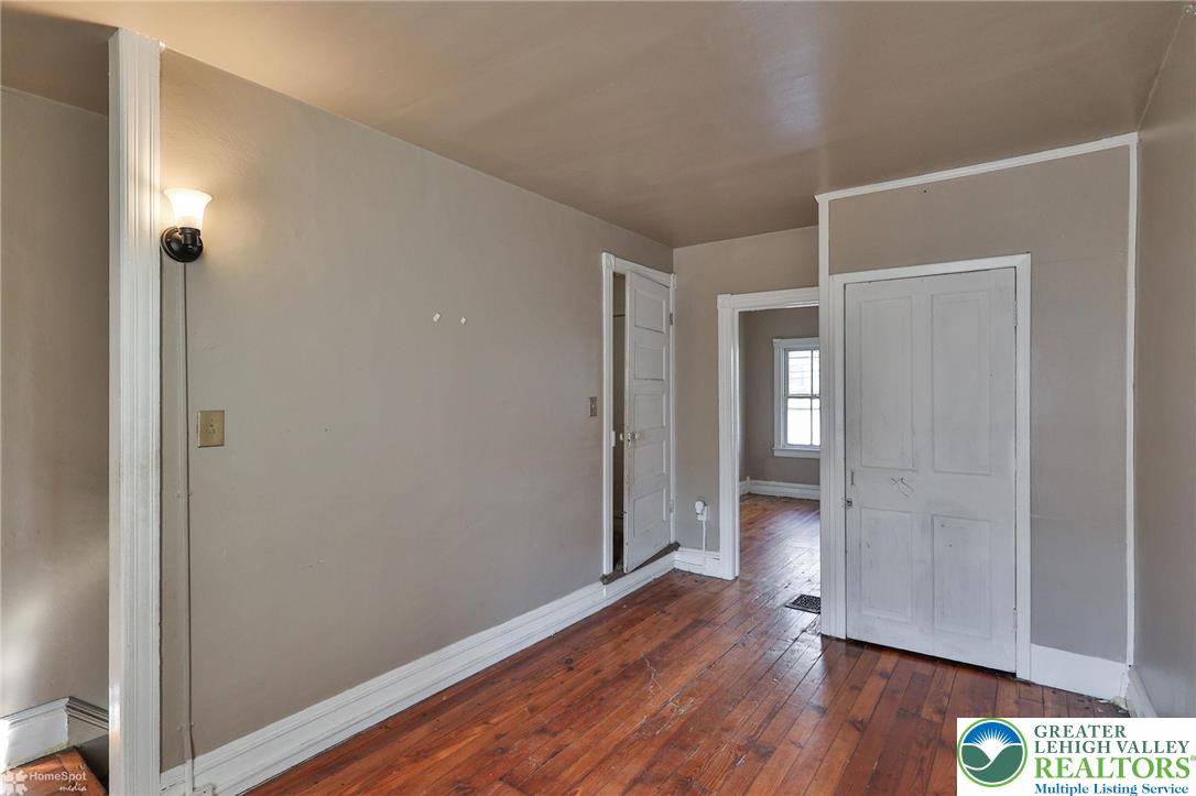 934 West Pine Street Property Photo 20