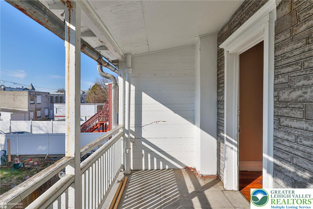 934 West Pine Street Property Photo 24