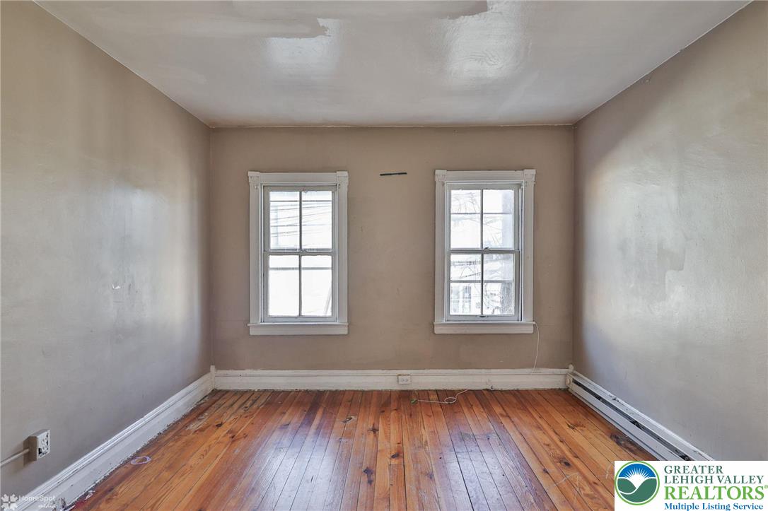 934 West Pine Street Property Photo 28