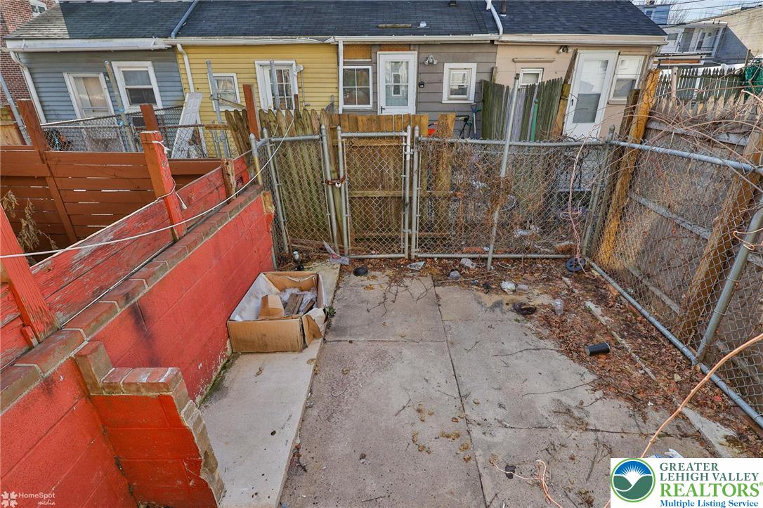 934 West Pine Street Property Photo 35