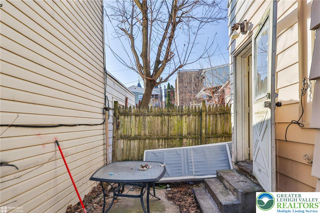 317 North Law Street Property Photo 31