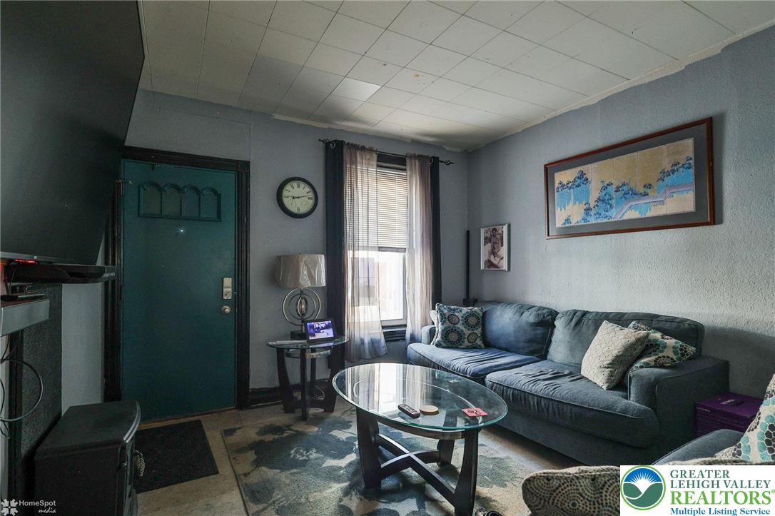 938 North Street Property Photo 8