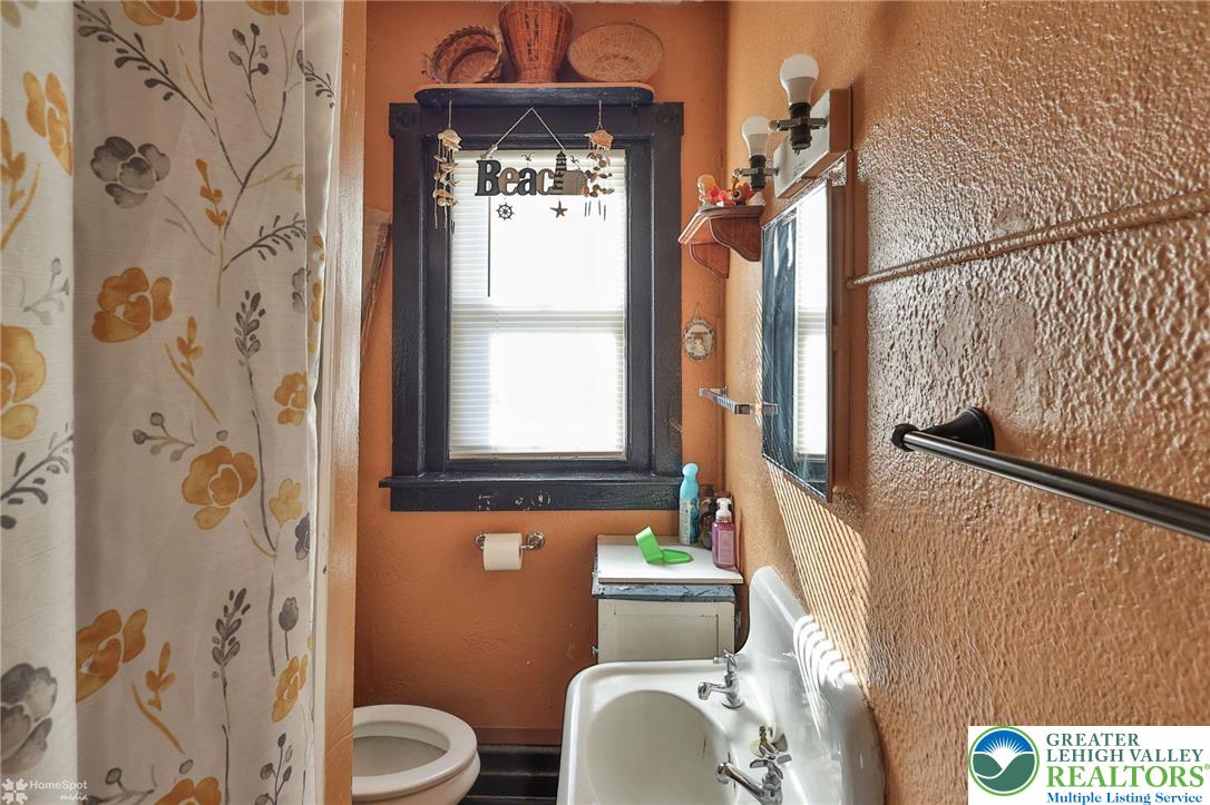 938 North Street Property Photo 21