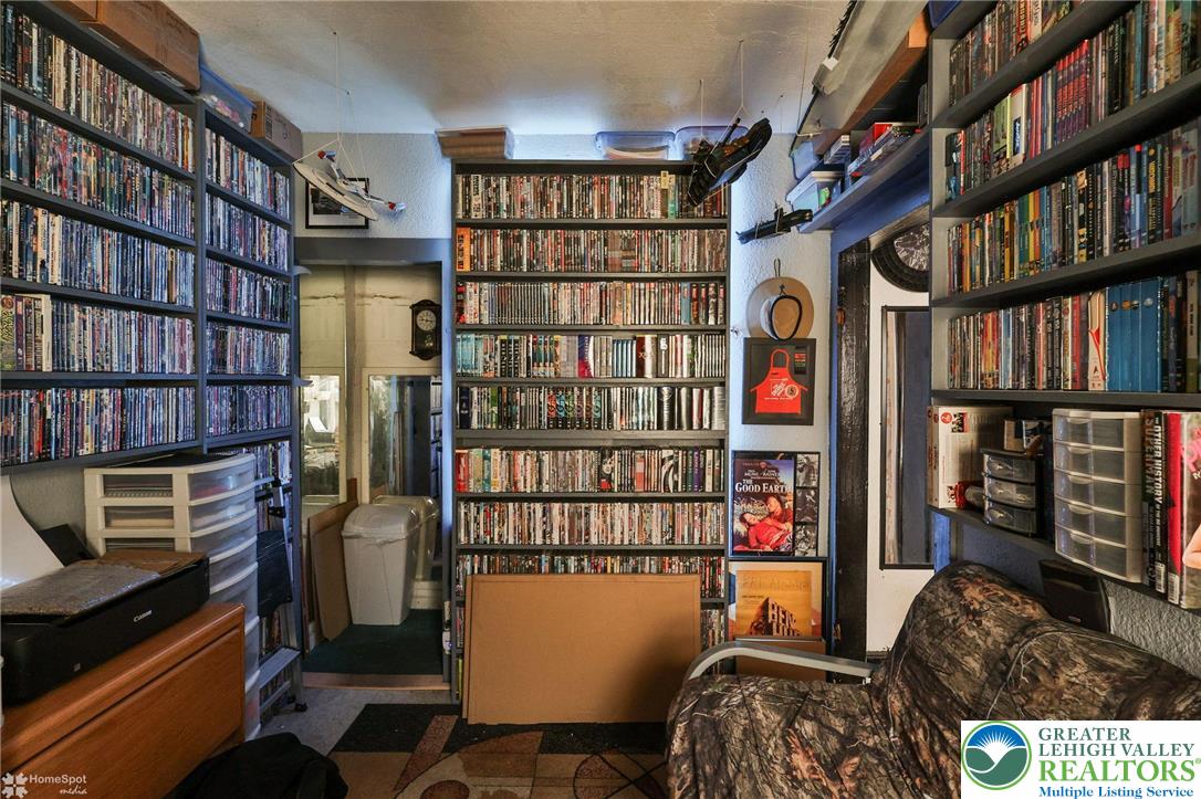 938 North Street Property Photo 23