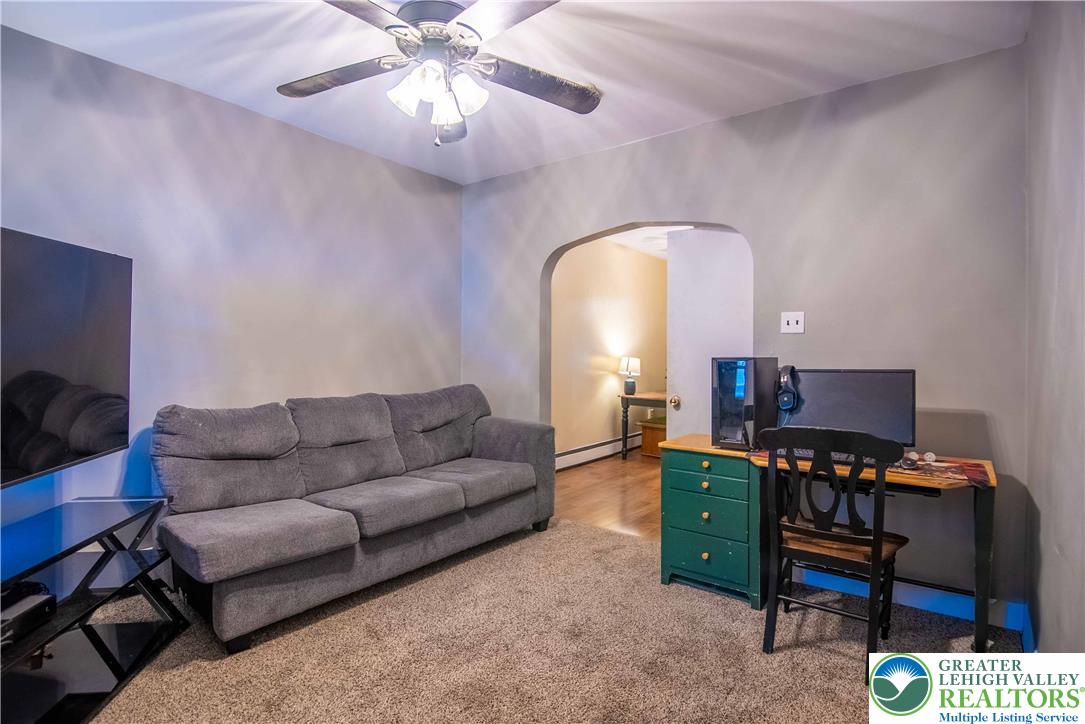1940 Glendale Avenue Property Photo 3