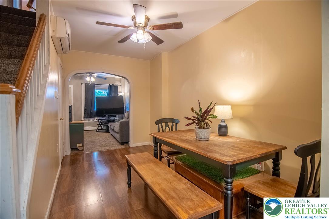 1940 Glendale Avenue Property Photo 6
