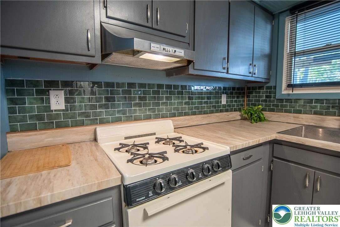 1940 Glendale Avenue Property Photo 8