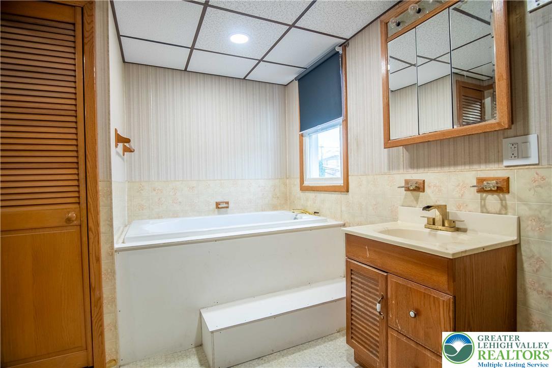 1940 Glendale Avenue Property Photo 14