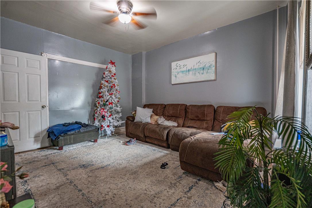 1138 West Maple Street Property Photo 3