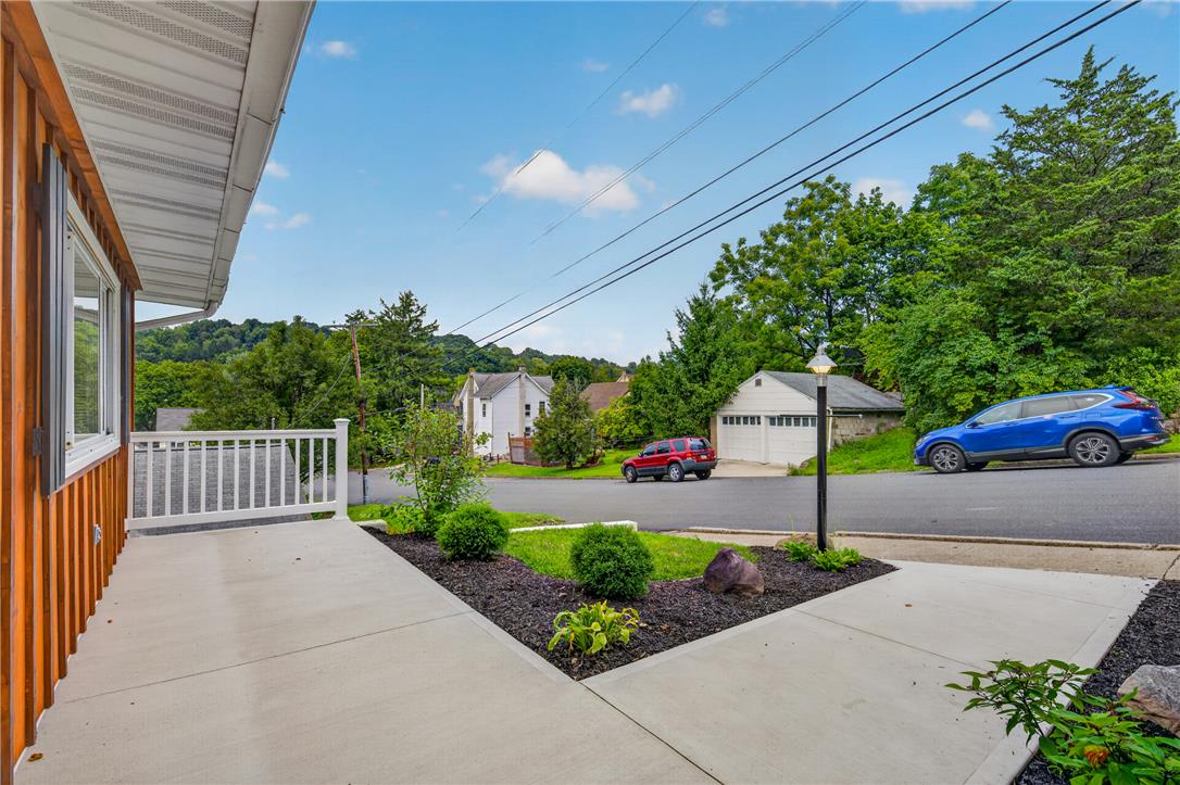 636 Snyder Street Property Photo 7