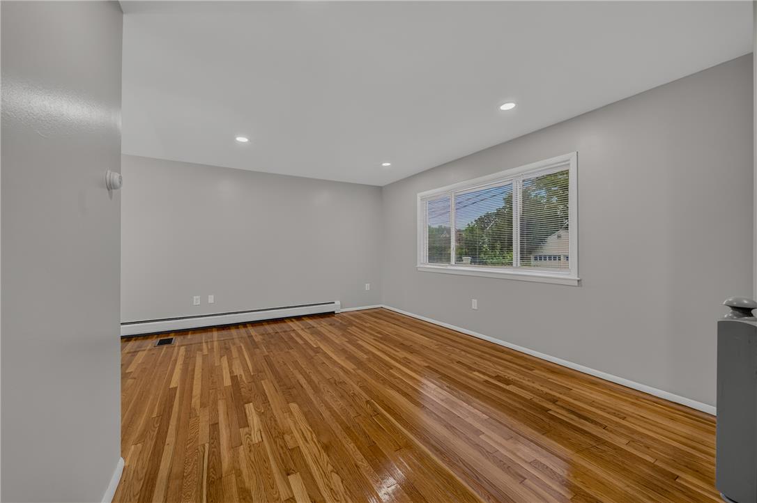 636 Snyder Street Property Photo 11