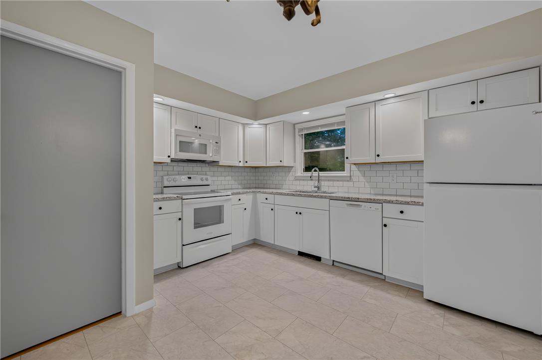 636 Snyder Street Property Photo 25