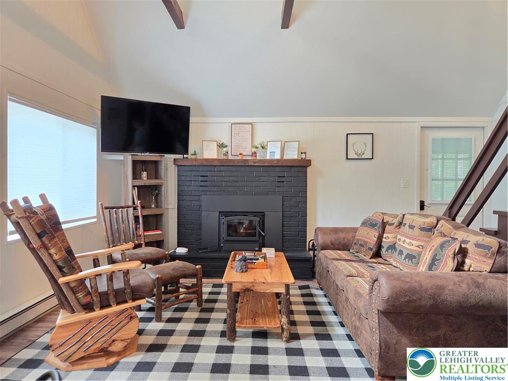 136 Tomhickon Trail Property Photo 4