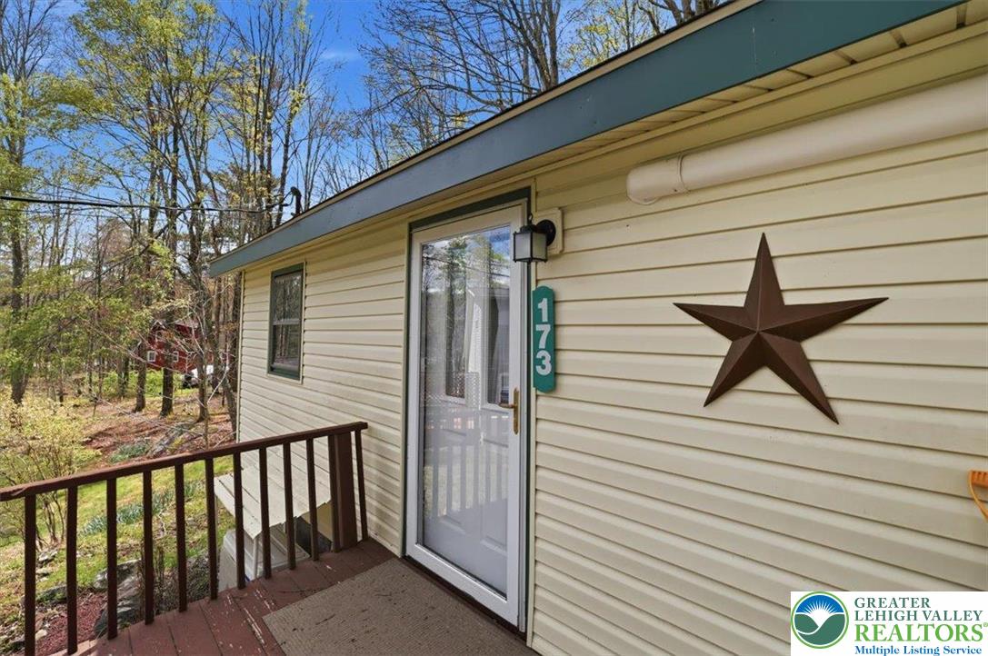 173 Bushkill Drive Property Photo 3