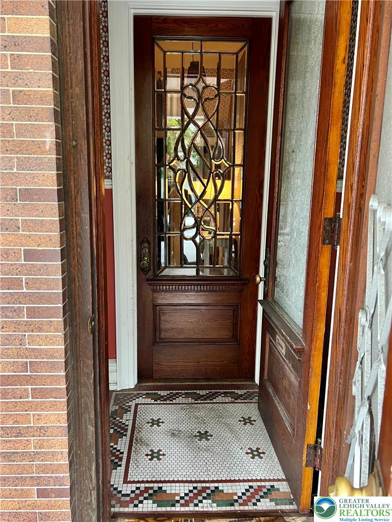 1633 West Linden Street Property Photo 2