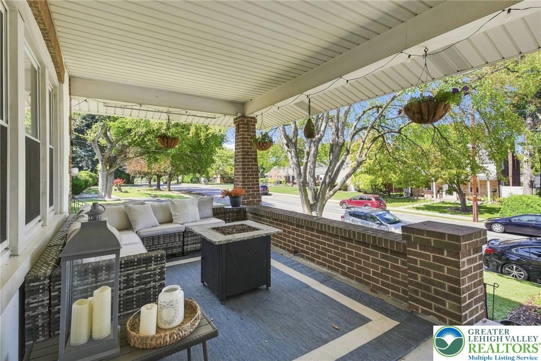 2530 Walnut Street Property Photo 3