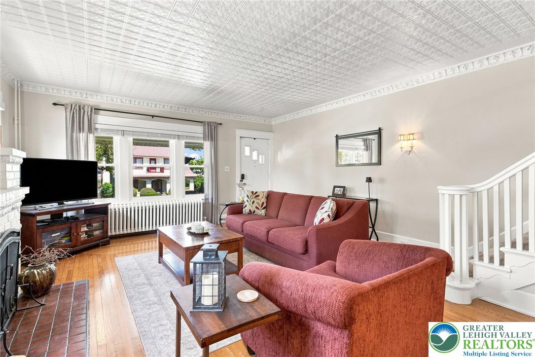 2530 Walnut Street Property Photo 6