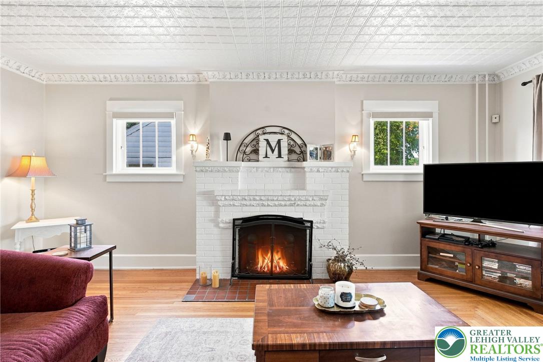 2530 Walnut Street Property Photo 8