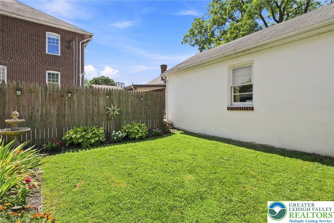 2530 Walnut Street Property Photo 32