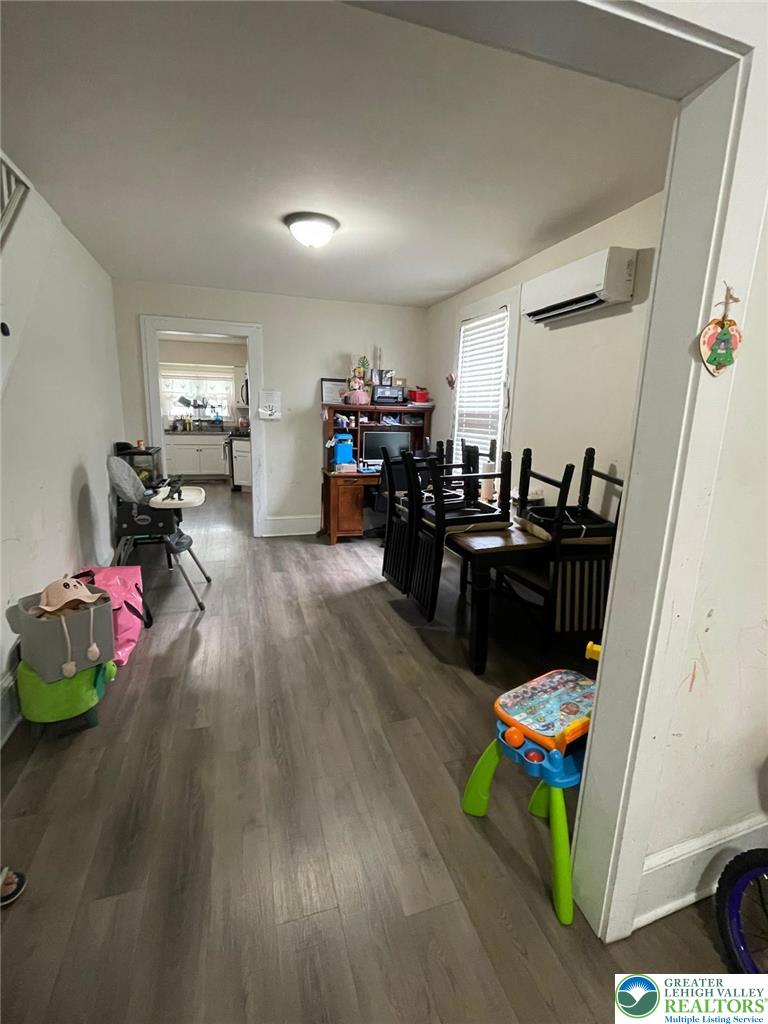 1316 Ferry Street Property Photo 5