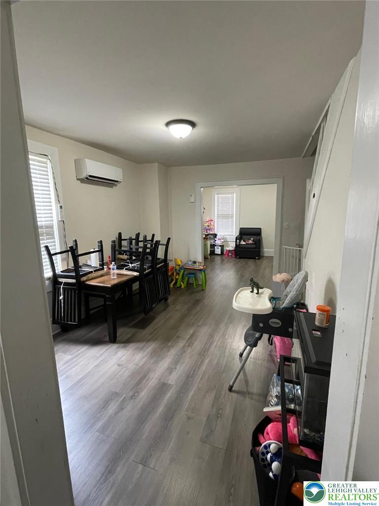 1316 Ferry Street Property Photo 6