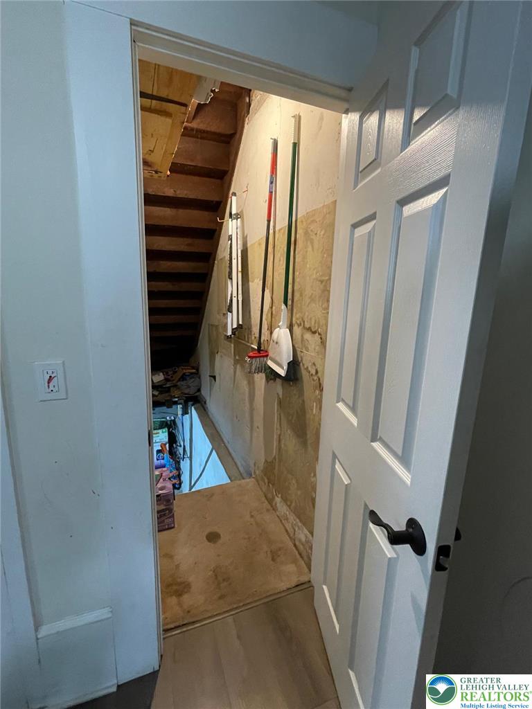 1316 Ferry Street Property Photo 17