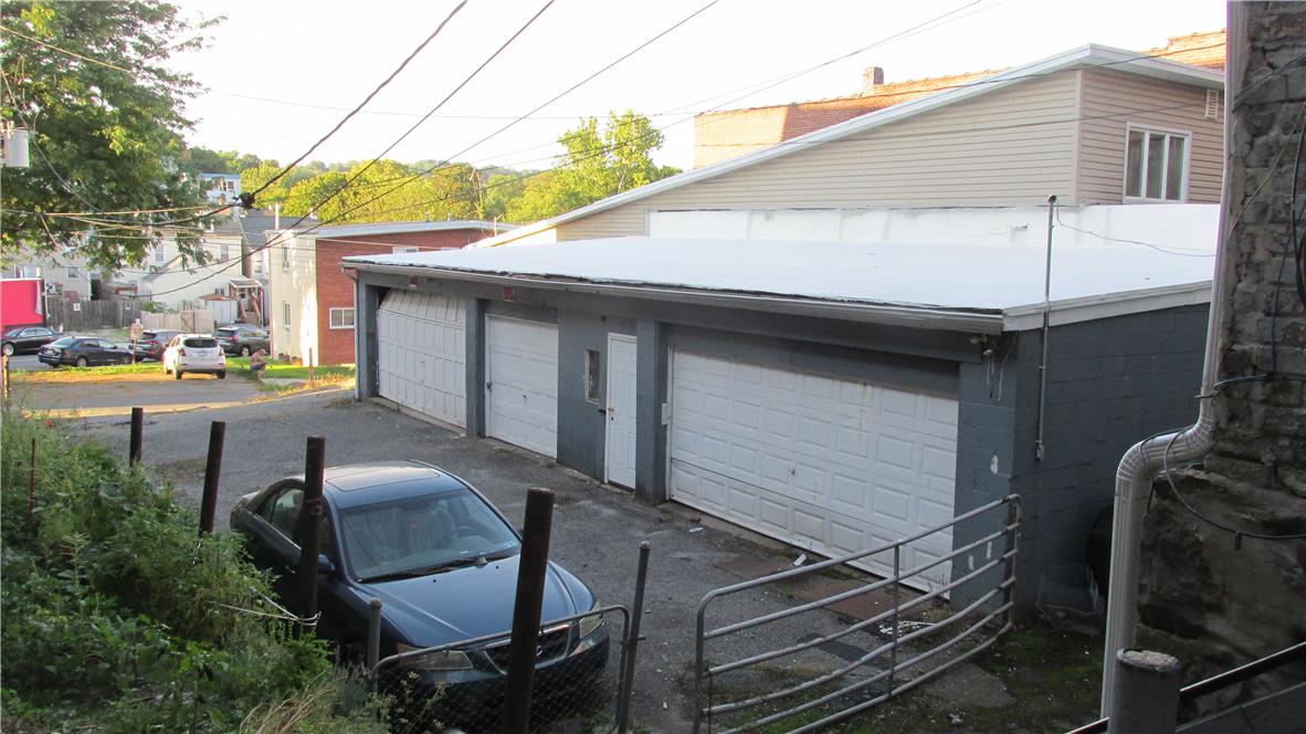 679 Northampton Street Property Photo 5