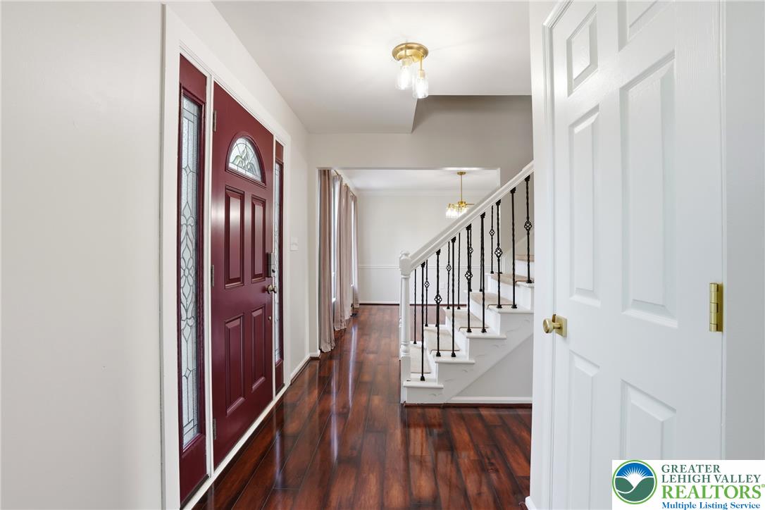 55 Autumn Lane Property Photo 4
