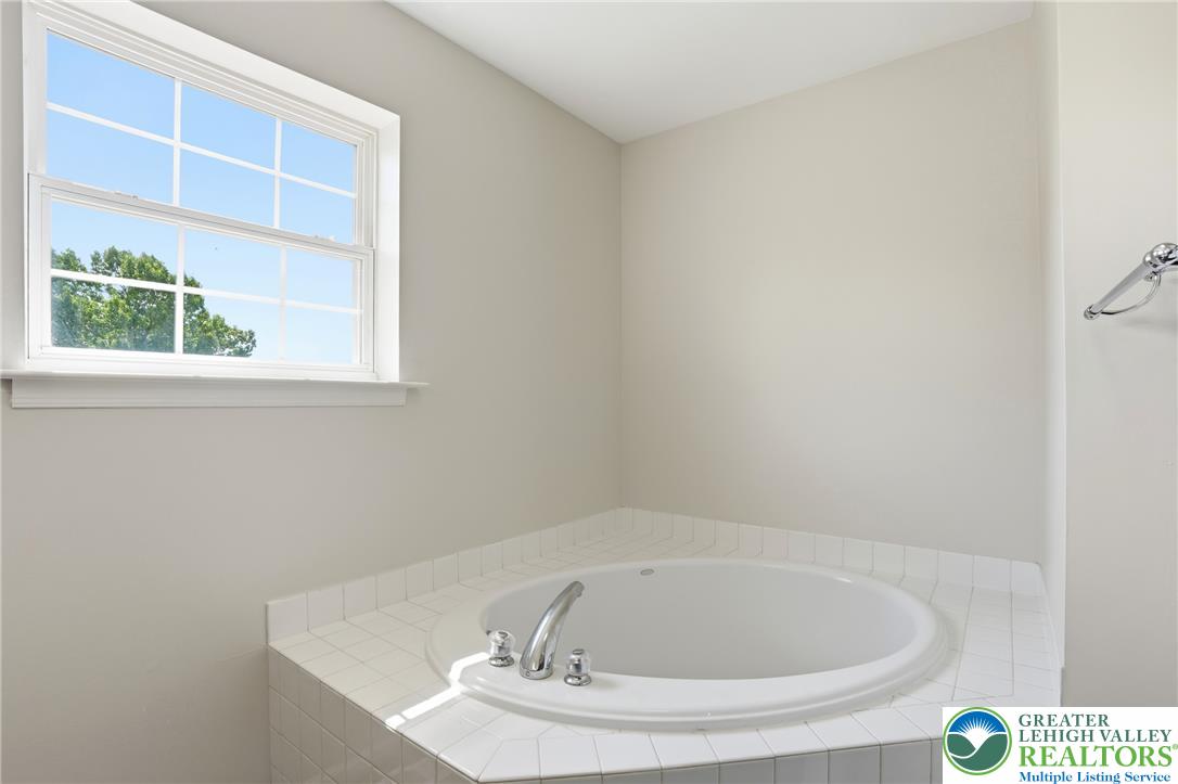 55 Autumn Lane Property Photo 33
