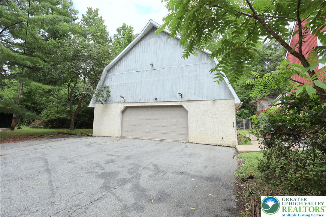 3845 Wilson Avenue Property Photo 2